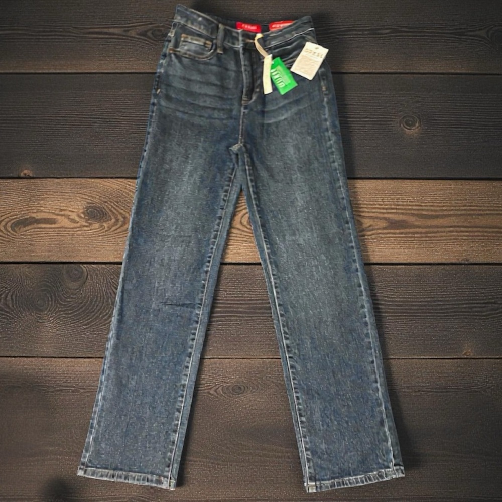 🔸Brand New Guess L.A ULTRA High Rise, Straight, dark wash denim NWT Size 25 x 28